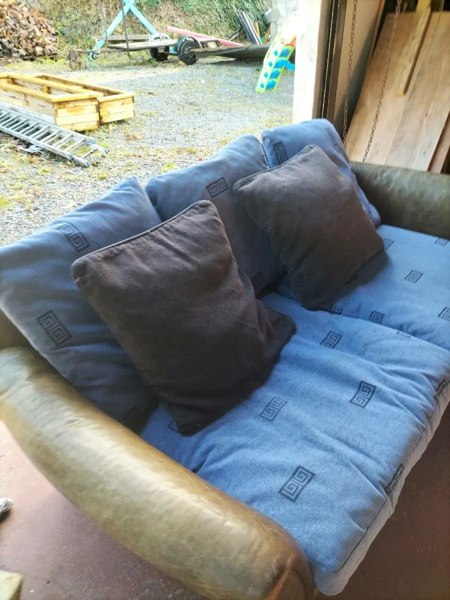 3 seater couch - Image 4