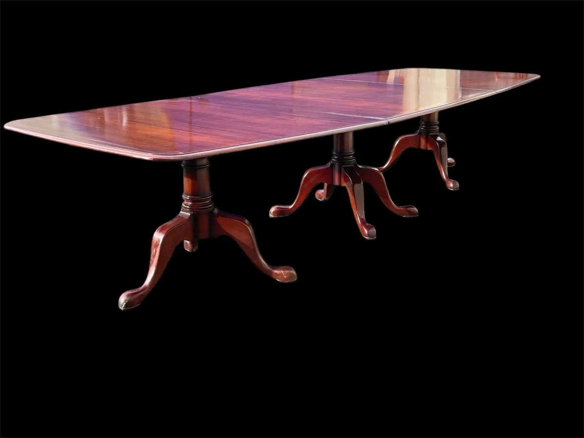 Antique three pillar Irish table - Image 1