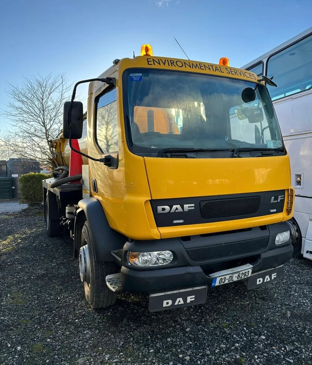 Vacuum tanker jet vac Daf - Image 2