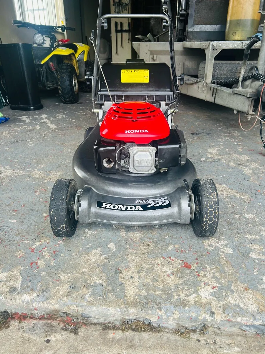 Honda HRD 535 mower - Image 1