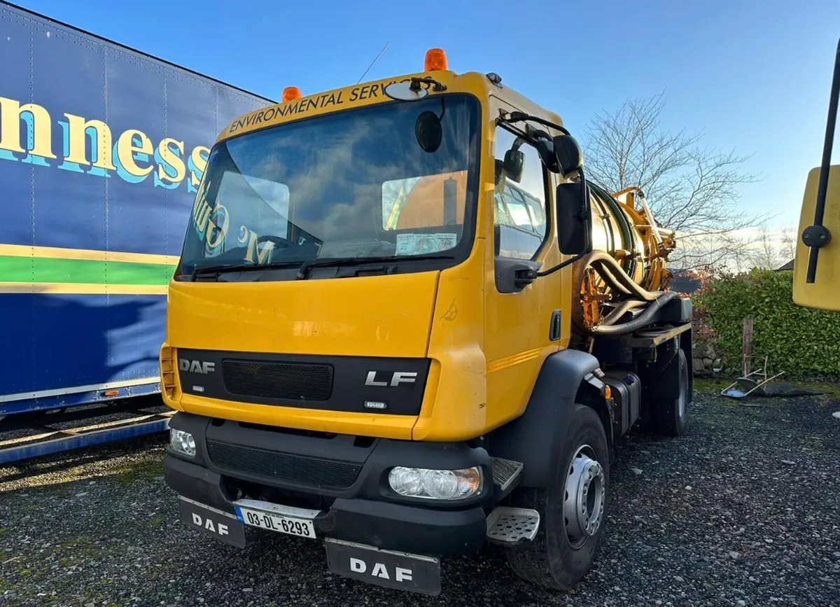 Vacuum tanker jet vac Daf - Image 3