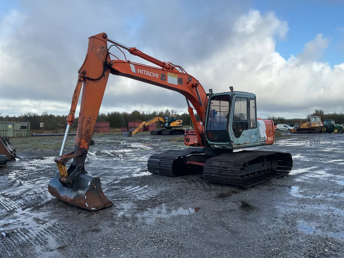 Hitachi EX120-3 Excavator - R&M Bucket For Auction - Image 3