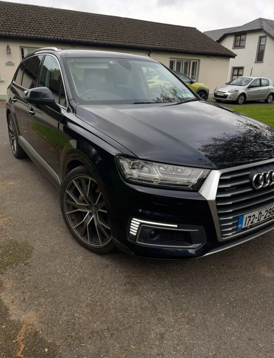 Audi Q7 - Image 1