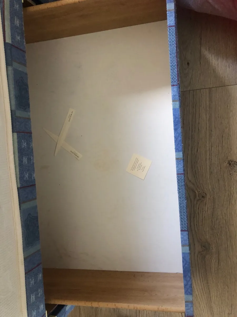 Small double mattress and base - Image 4