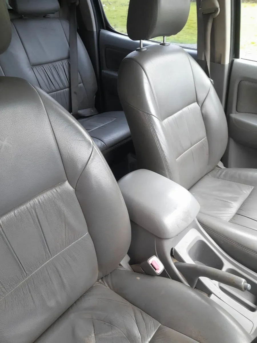 Toyota Hilux 2009 - Image 2