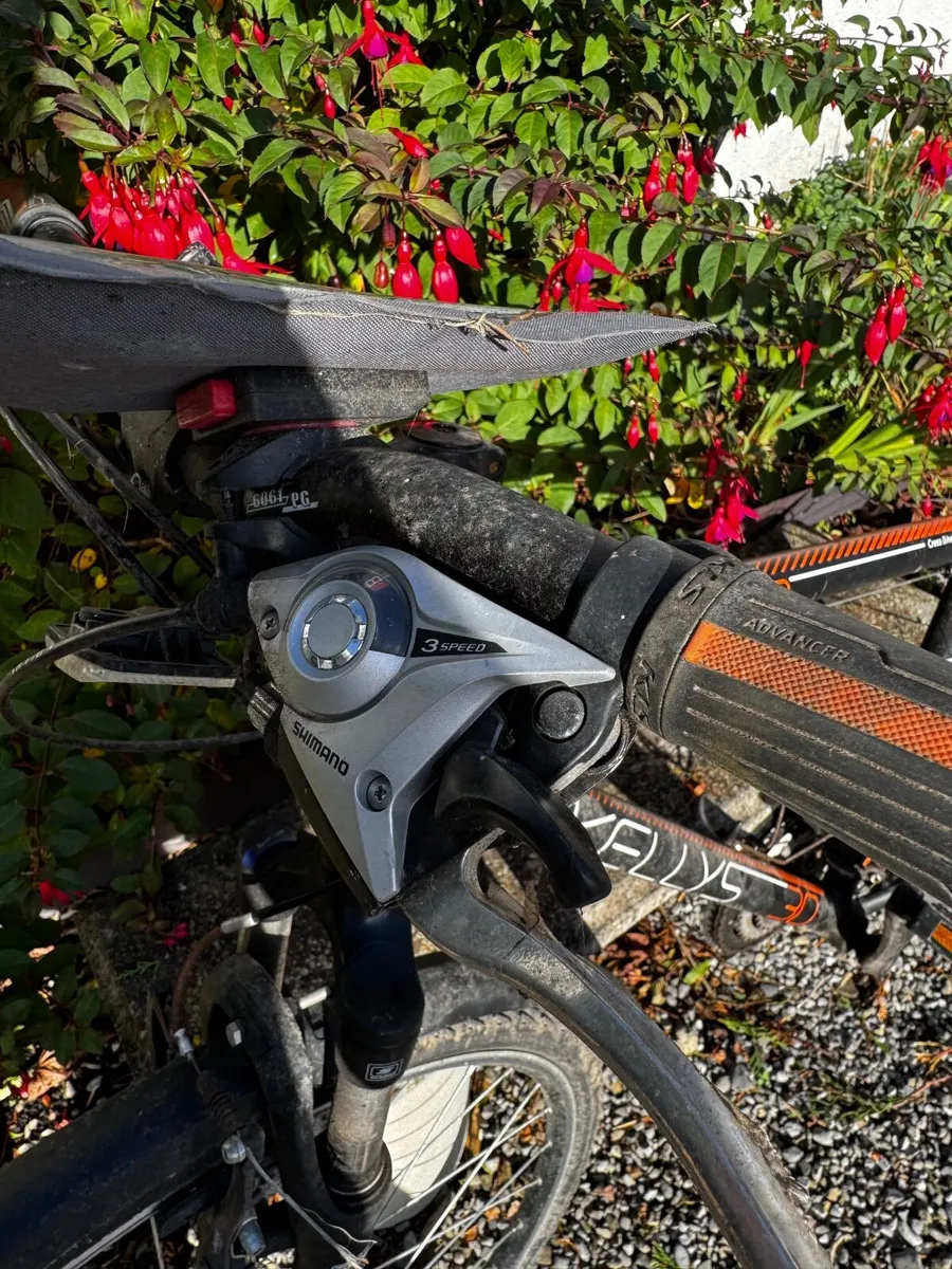 Kellys Crossline Hybrid Bike – 21 Speed Shimano – - Image 2