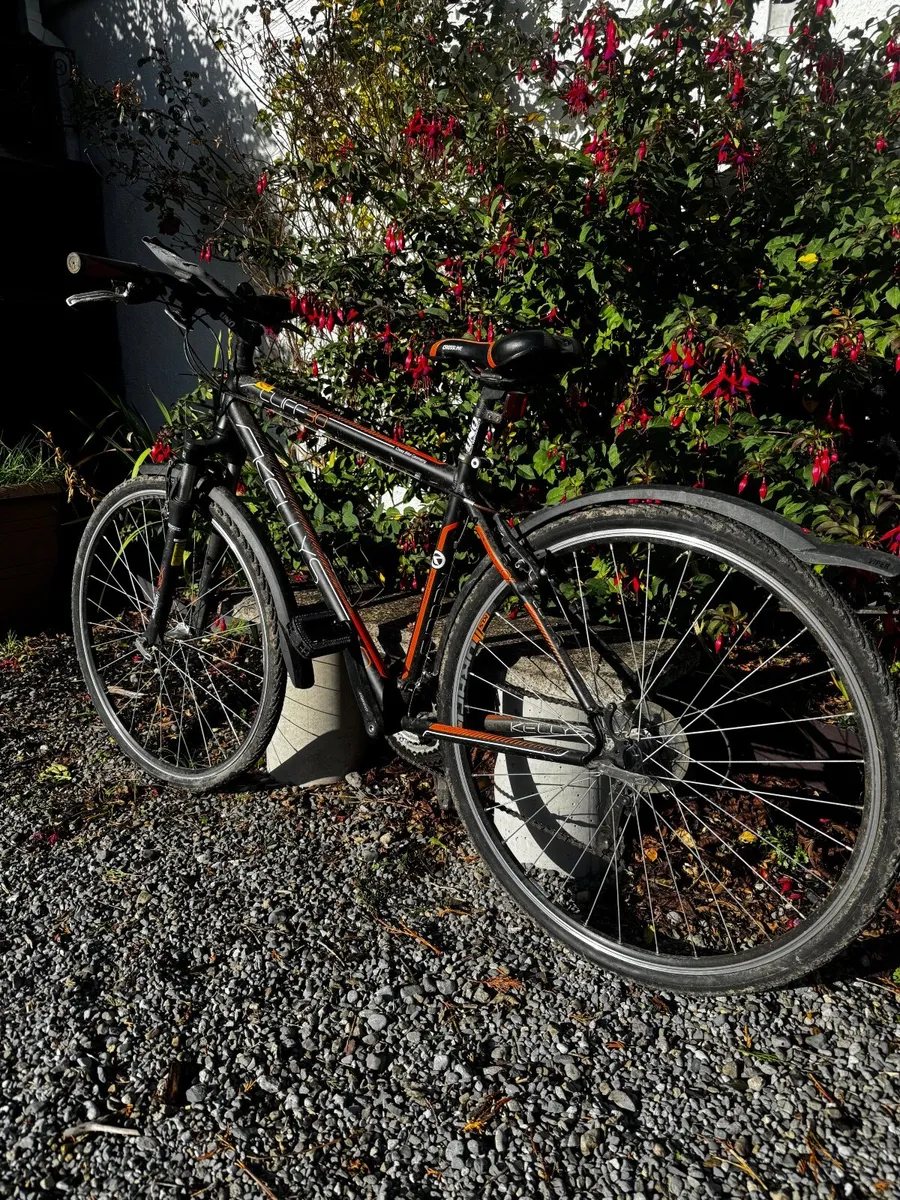 Kellys Crossline Hybrid Bike – 21 Speed Shimano – - Image 1