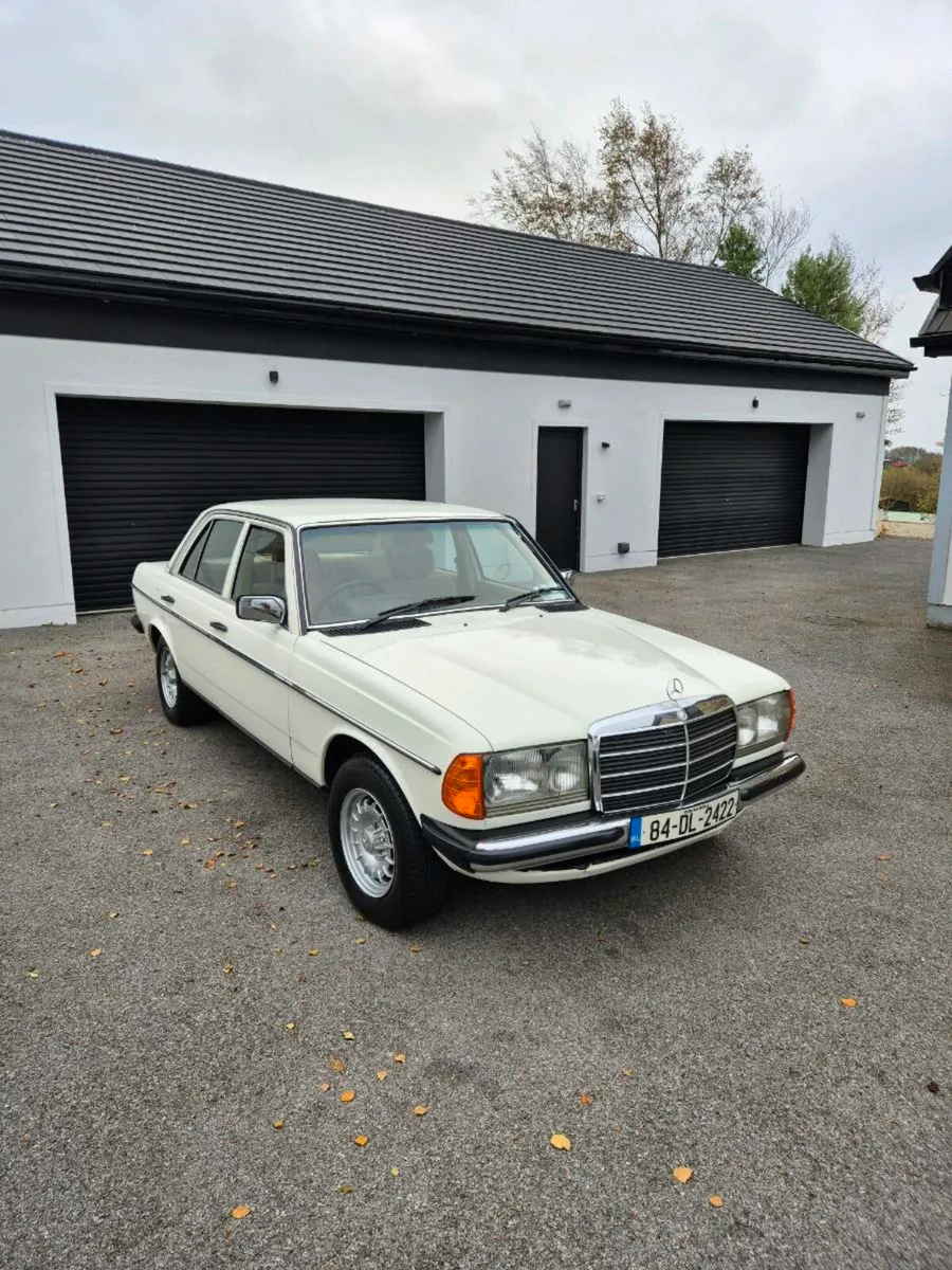 1984 Mercedes W123 2.3e - Image 3
