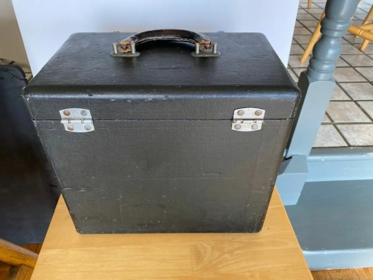 Singer 221 222K Featherweight Sewing Machine Case - Image 2