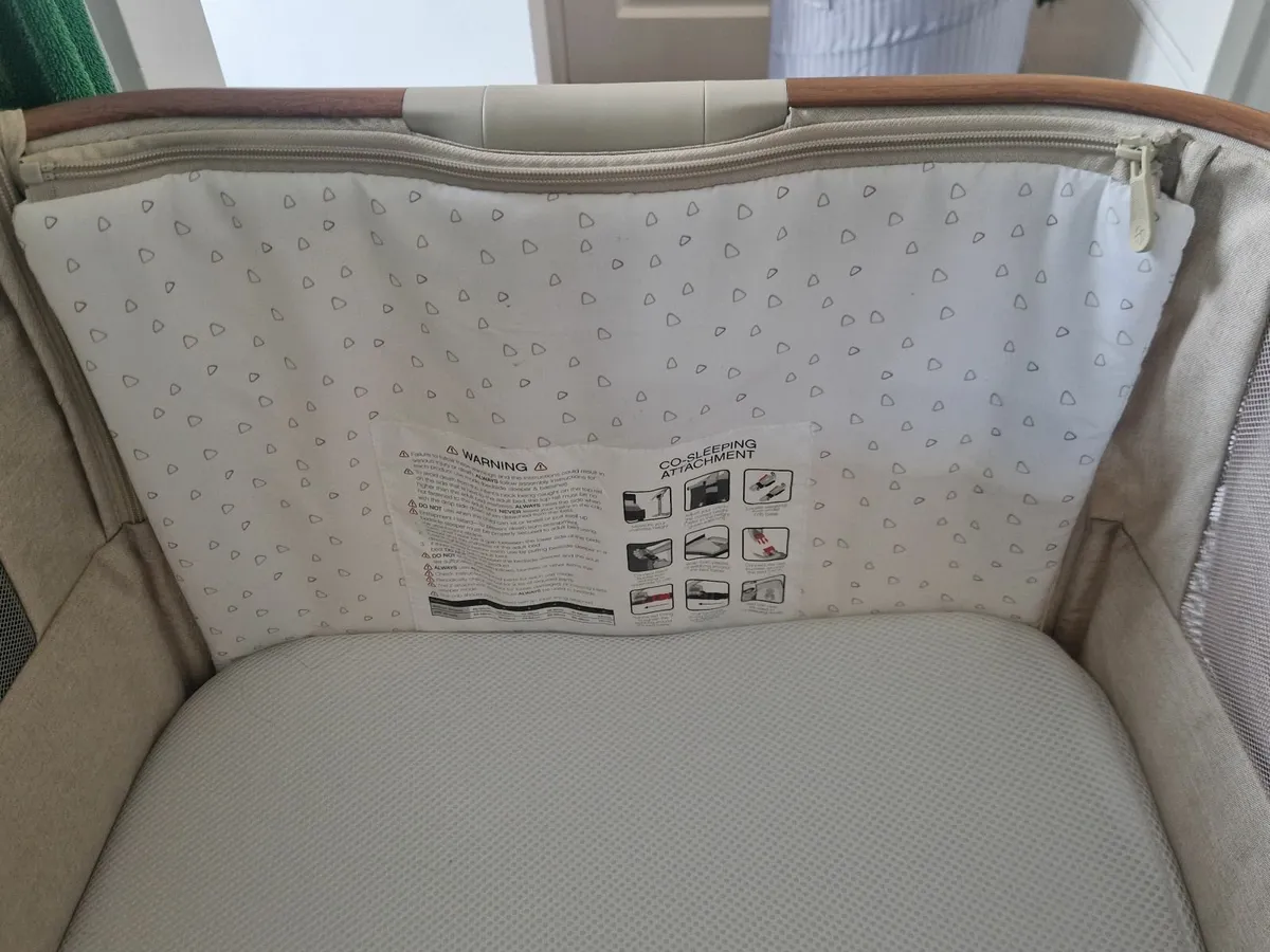 Tutti Bambini CoZee Air Bedside Crib - Image 3