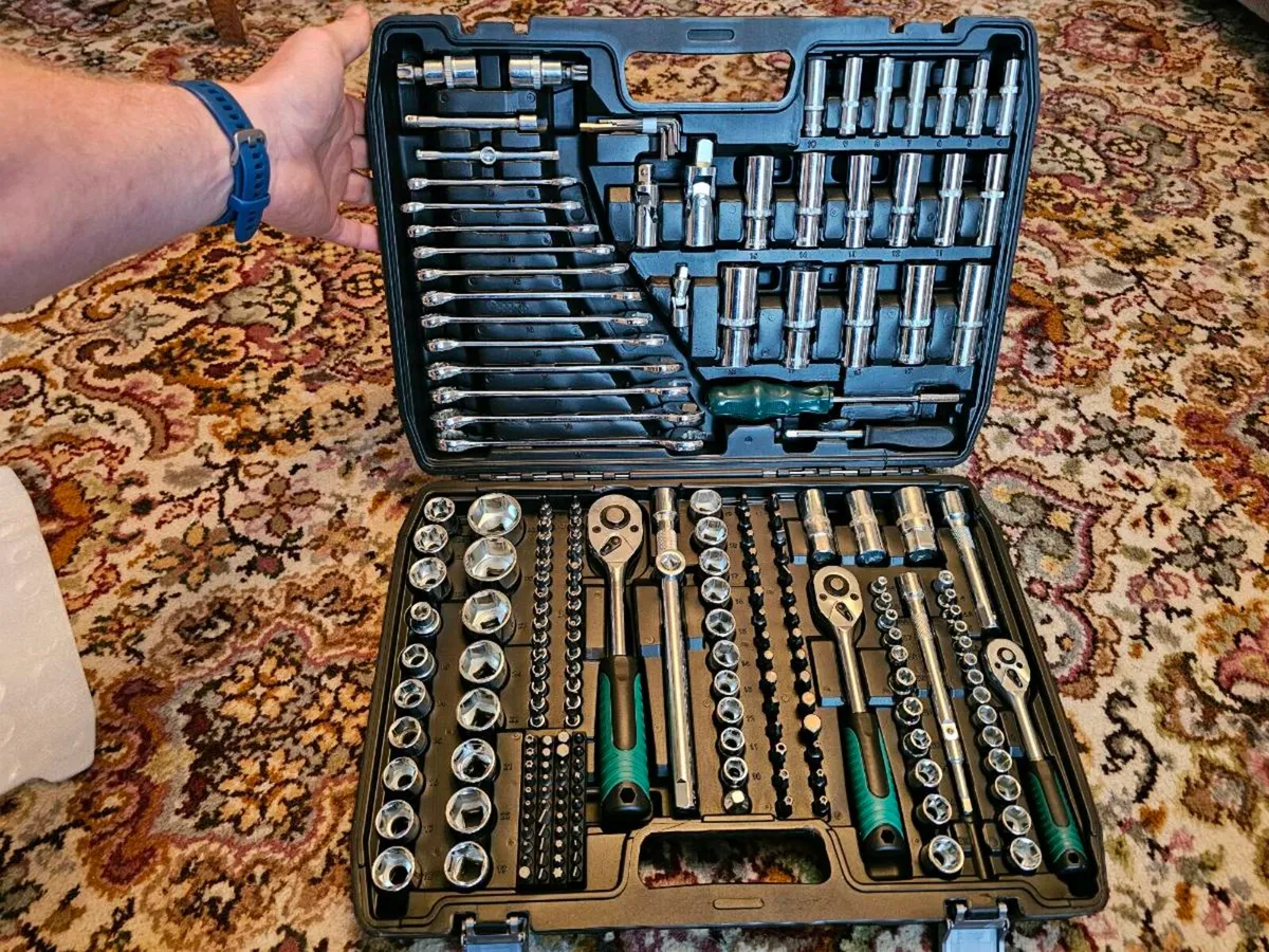 Brand New 216pc Tools Set Grand for the Car or Aro - Image 1