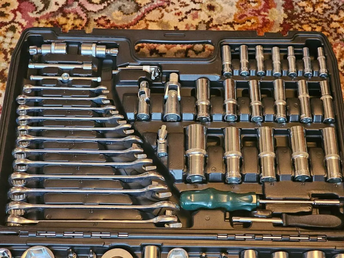 Brand New 216pc Tools Set Grand for the Car or Aro - Image 2