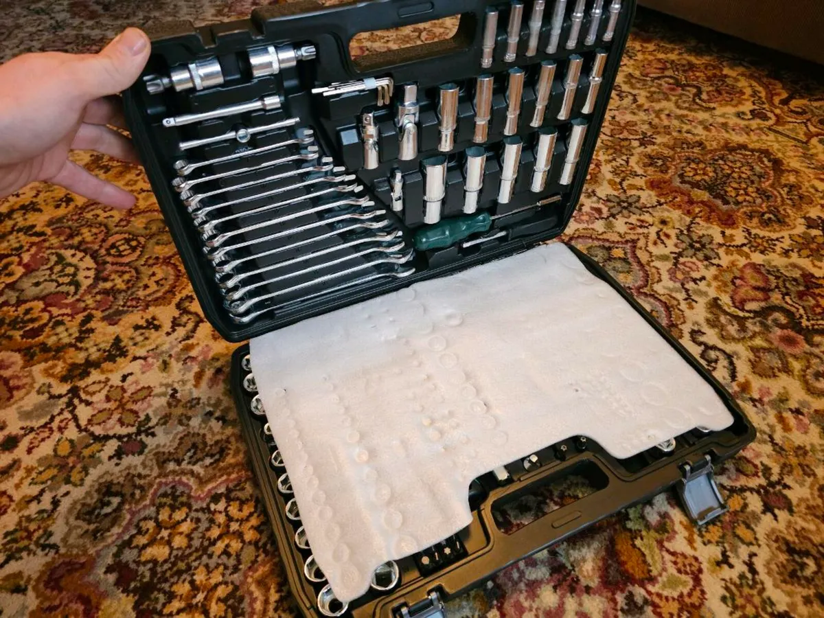 Brand New 216pc Tools Set Grand for the Car or Aro - Image 4