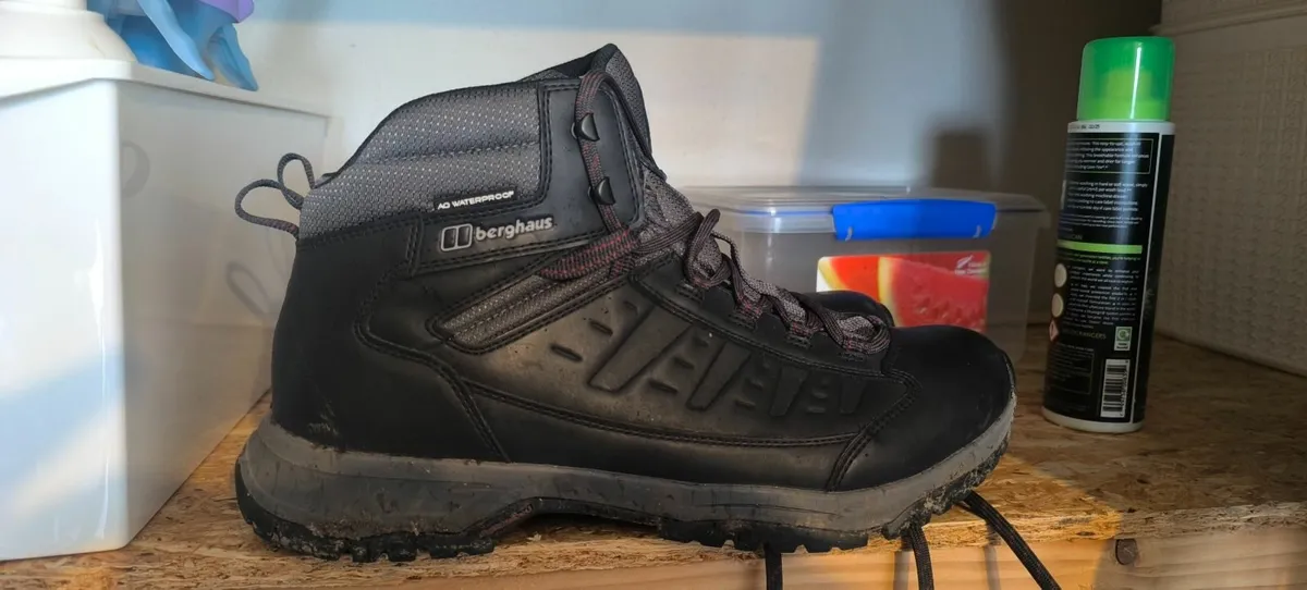 Berghaus walking Boots Goretex - Image 1