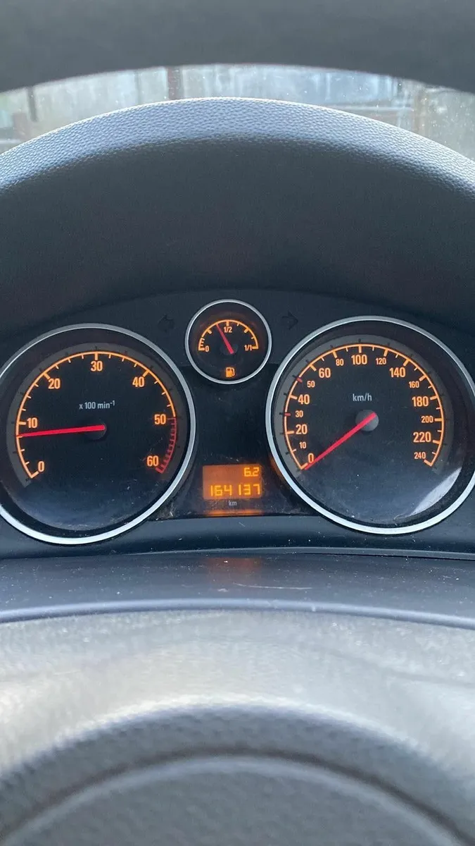 Opel Astra 2008 - Image 2