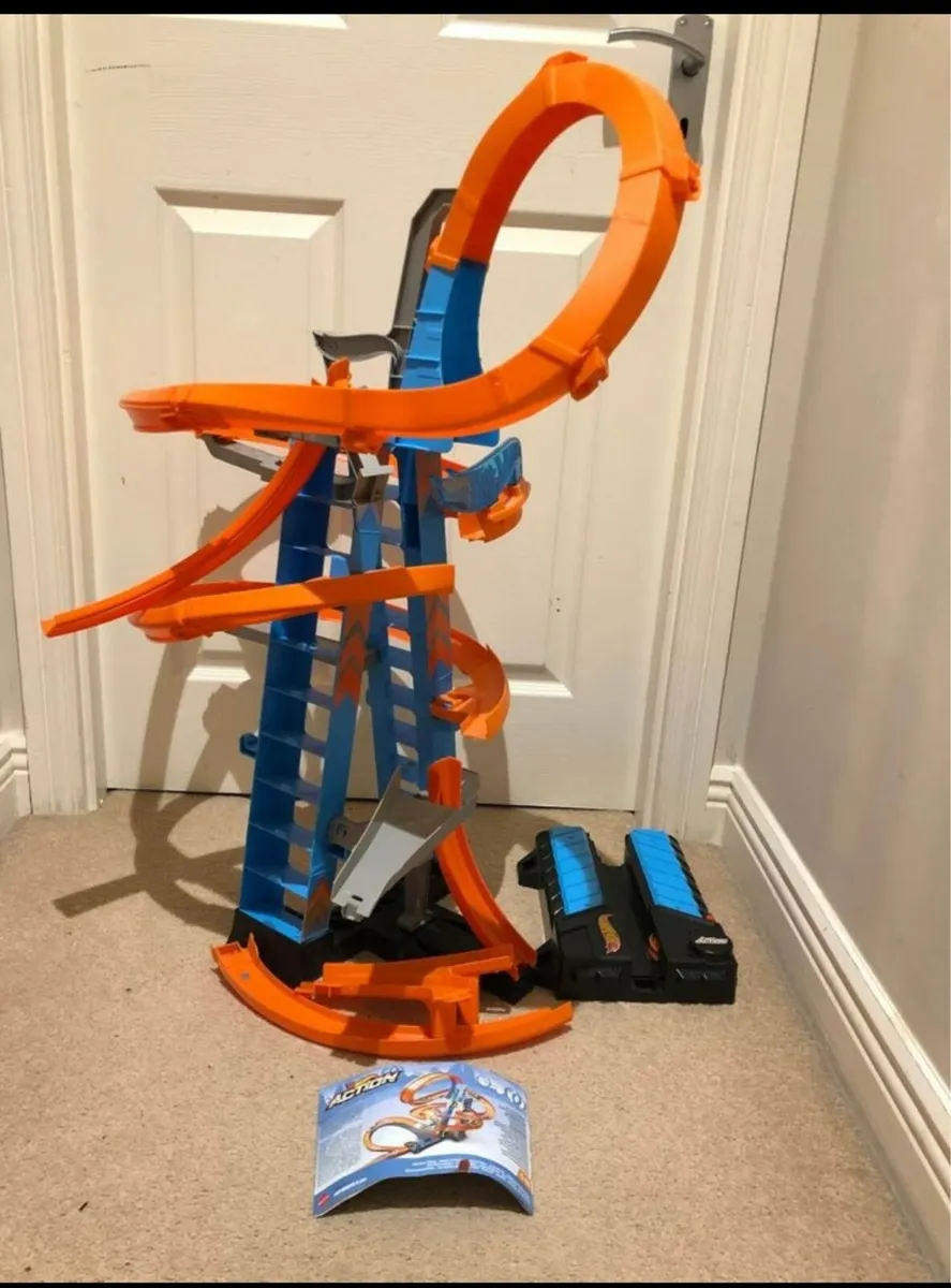 Hot wlWheels Sky Crash Tower