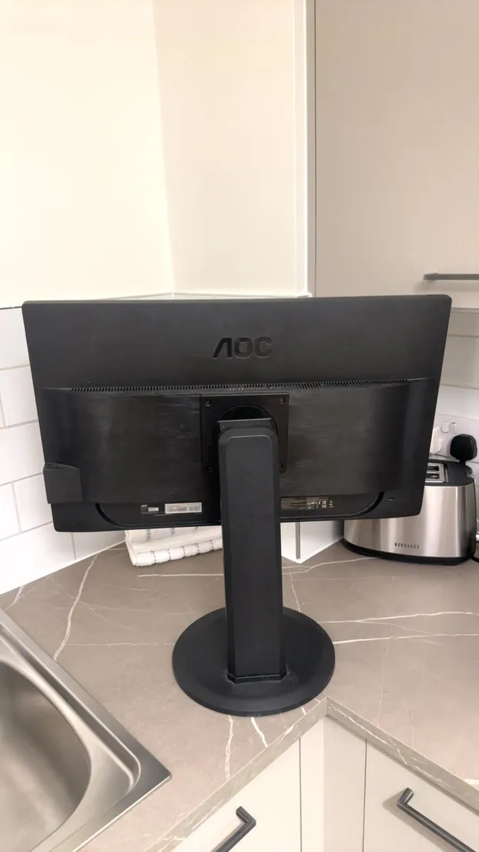 AOC 144hz Monitor - Image 4