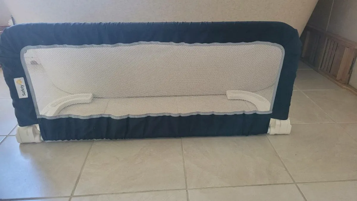 Bed rail - Image 1