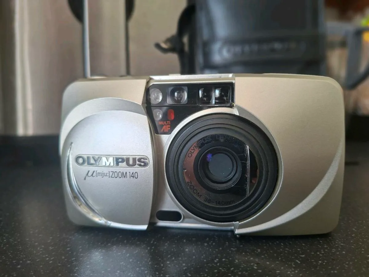 Vintage Olympus 35mm Film Camera in mint condition - Image 1