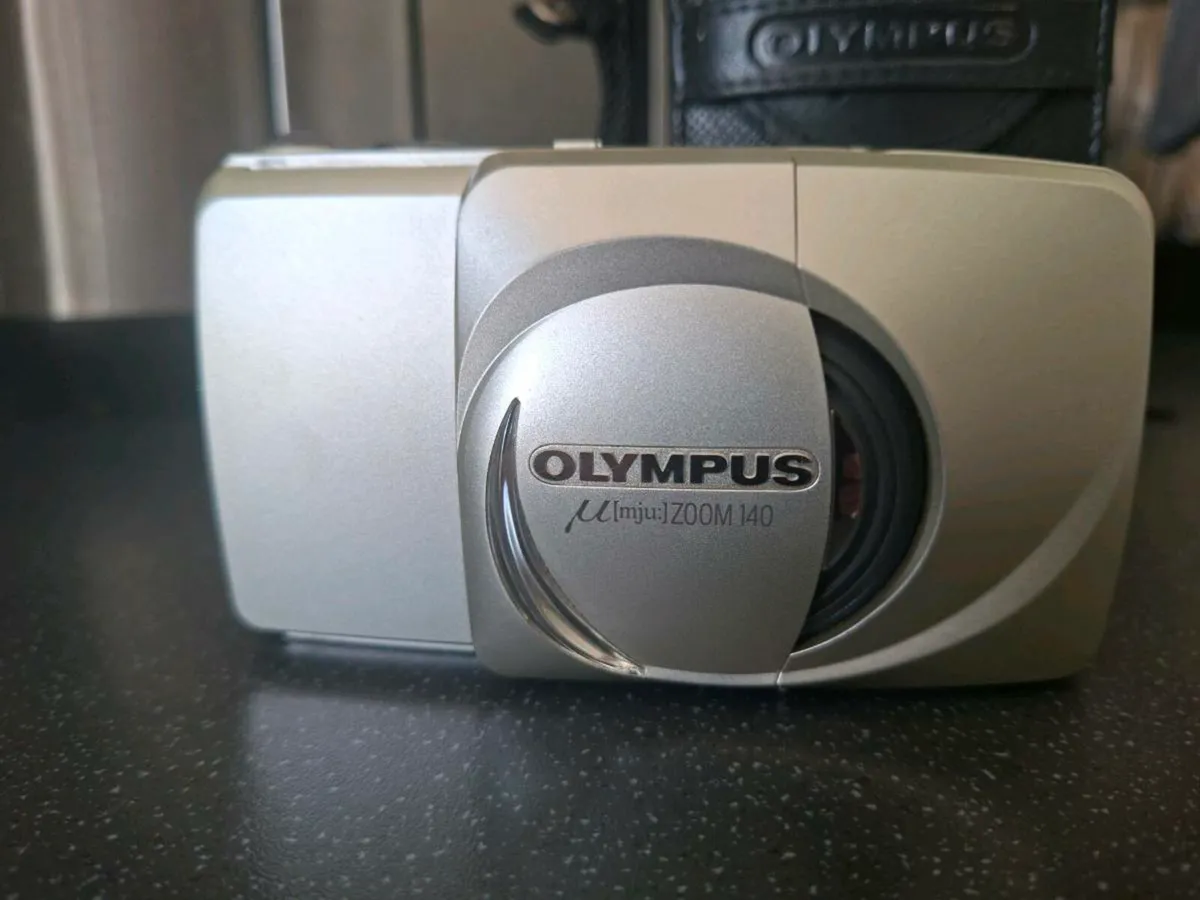 Vintage Olympus 35mm Film Camera in mint condition - Image 2
