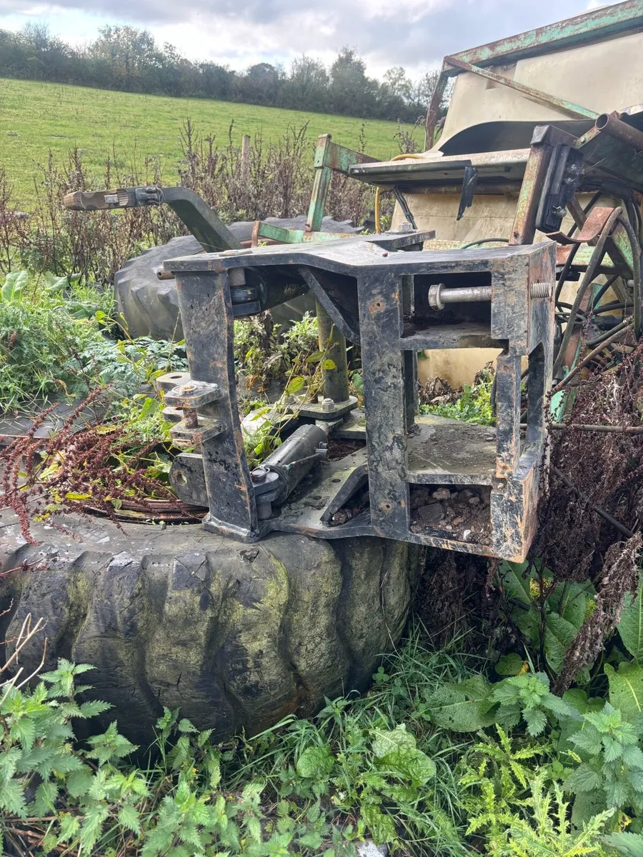 T7030/puma Front linkage - Image 2
