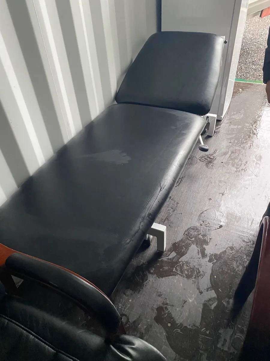 Medical examination bed perfect condition - Image 1