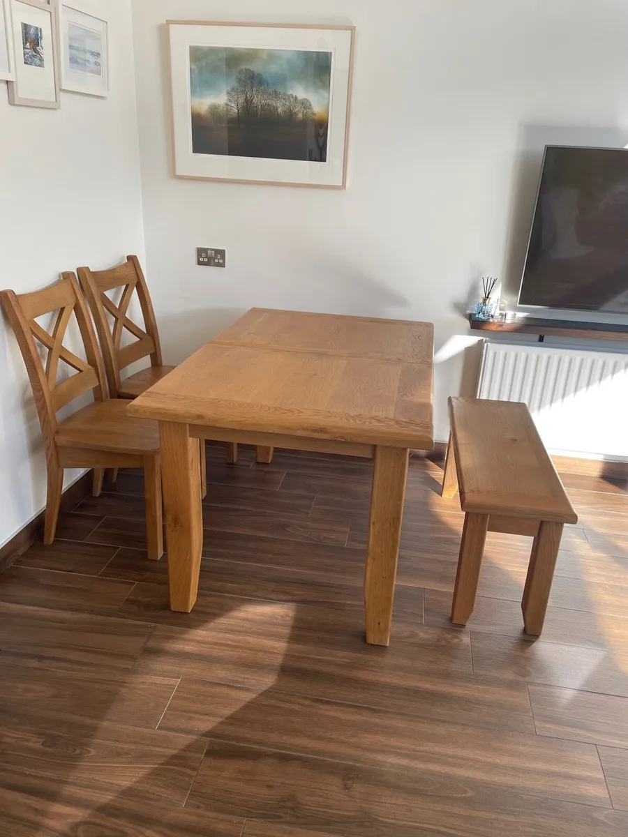 Solid teak extendable wood table - Image 1