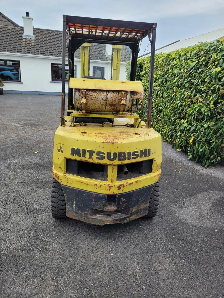Forklift  Mitsubishi 2,5 ton gas - Image 1