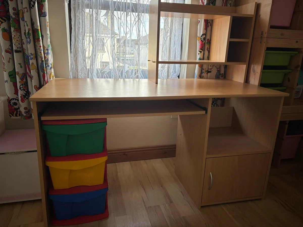 Study/desk - Image 1