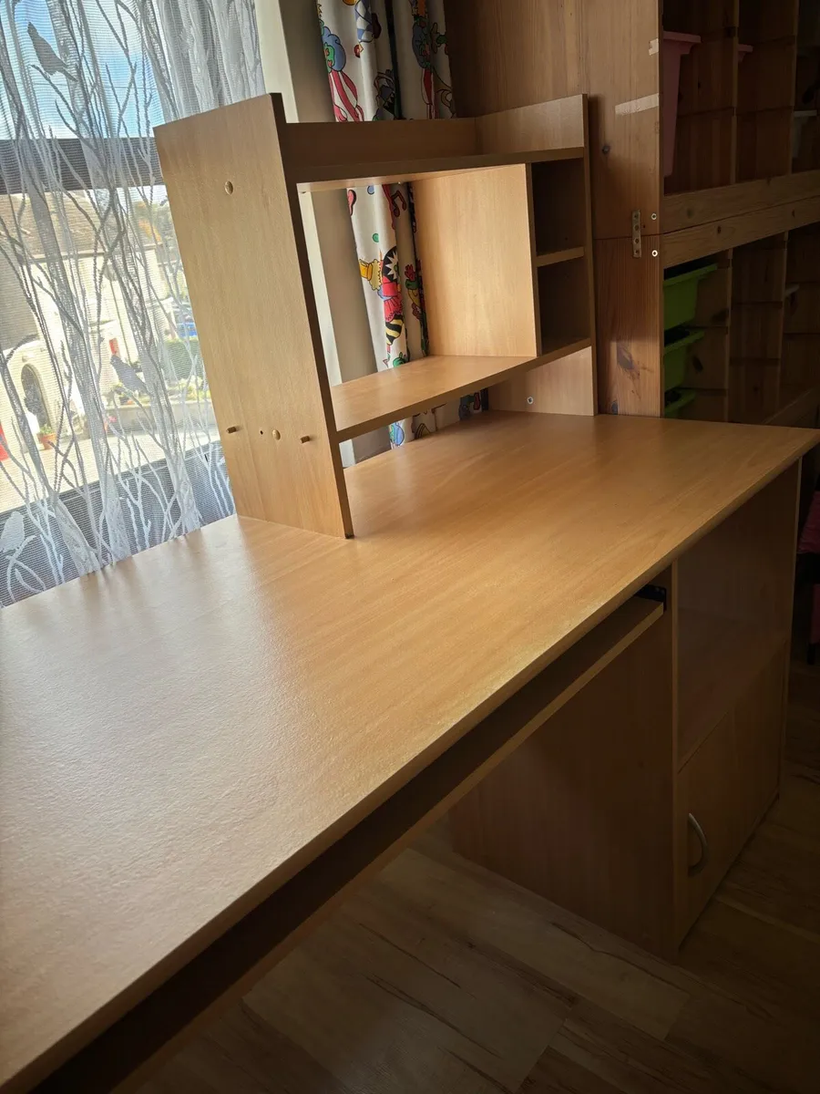 Study/desk - Image 3