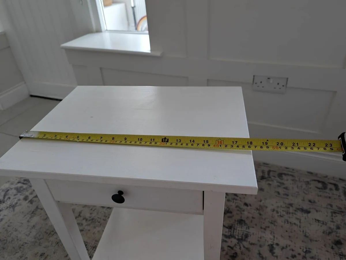 White lamp table - Image 2
