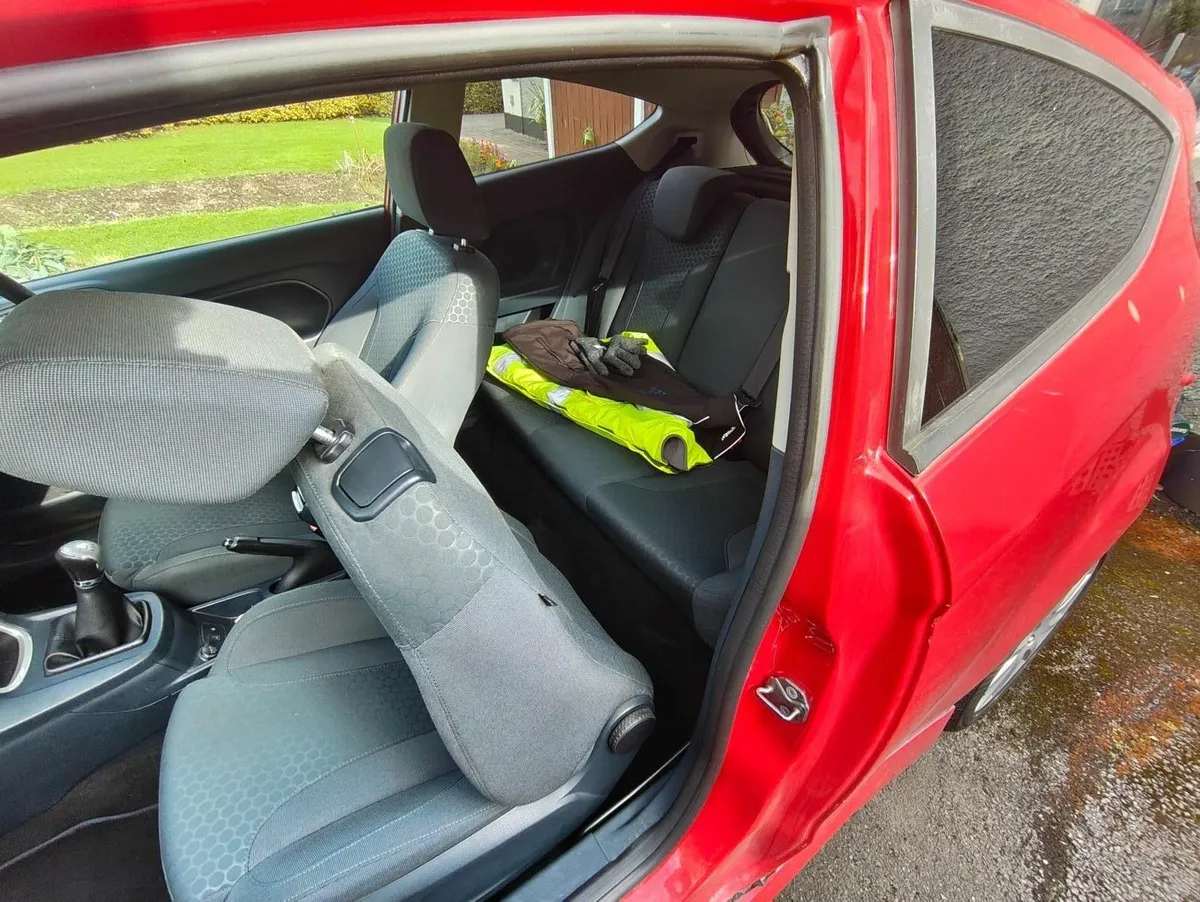 2012 Ford Fiesta Zetec S - Image 4