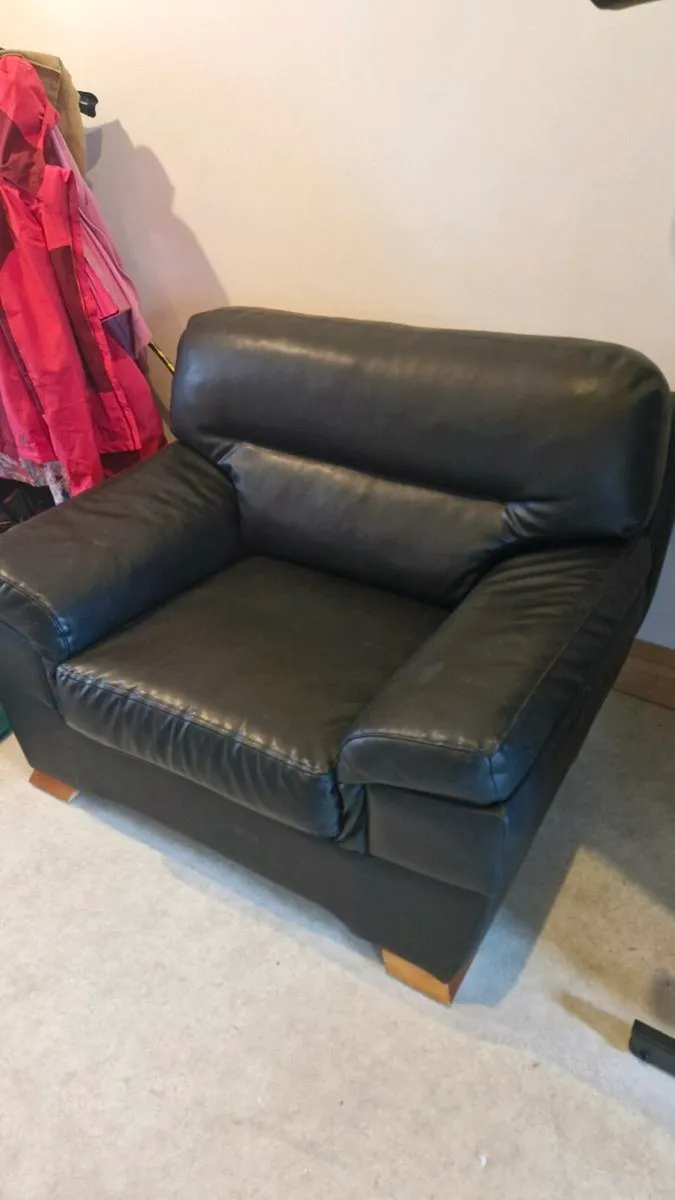 Armchair - Image 1