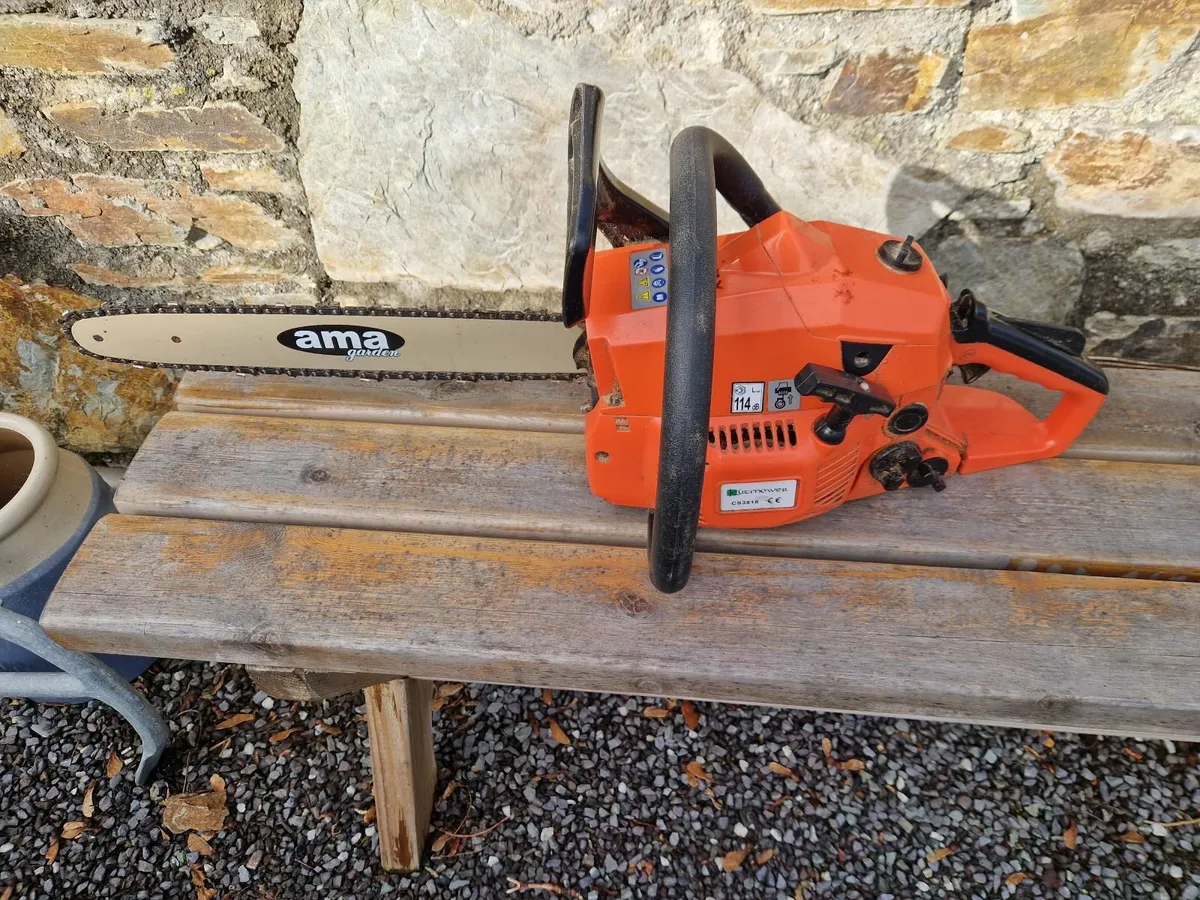 Chainsaw for repair or parts. - Image 2