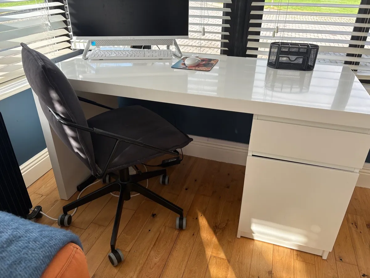 Desk - Image 1