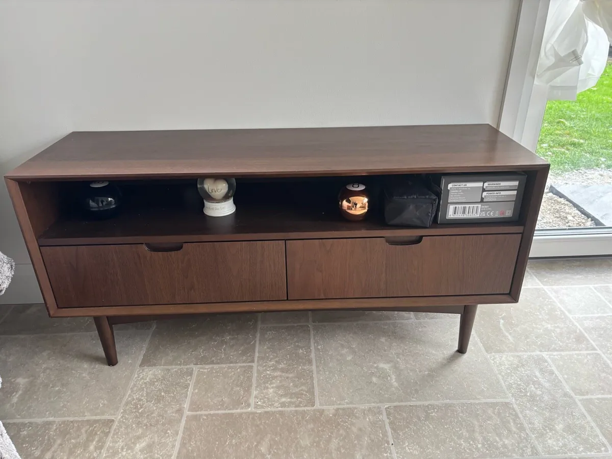 TV Unit - Image 1