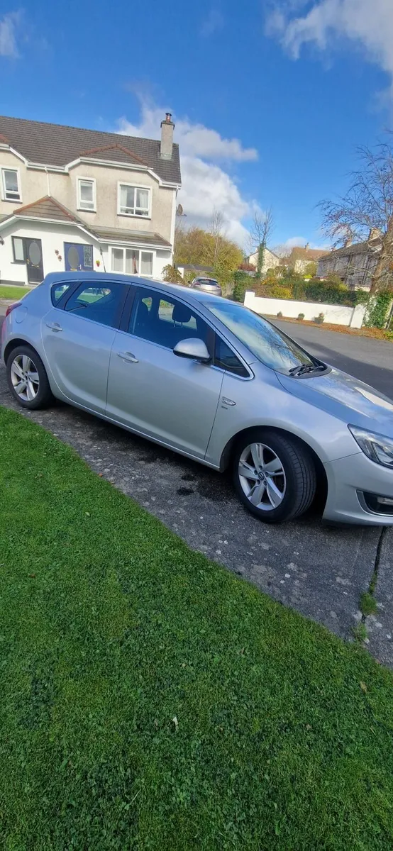 Vauxhall Astra 2015 - Image 1