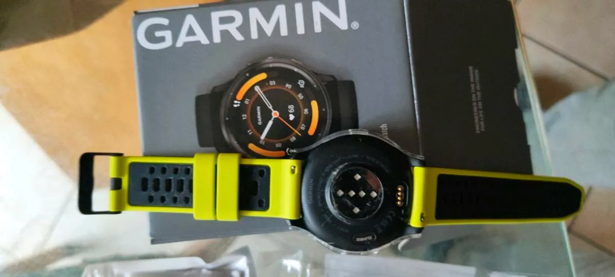 Garmin venu3  as new - Image 1