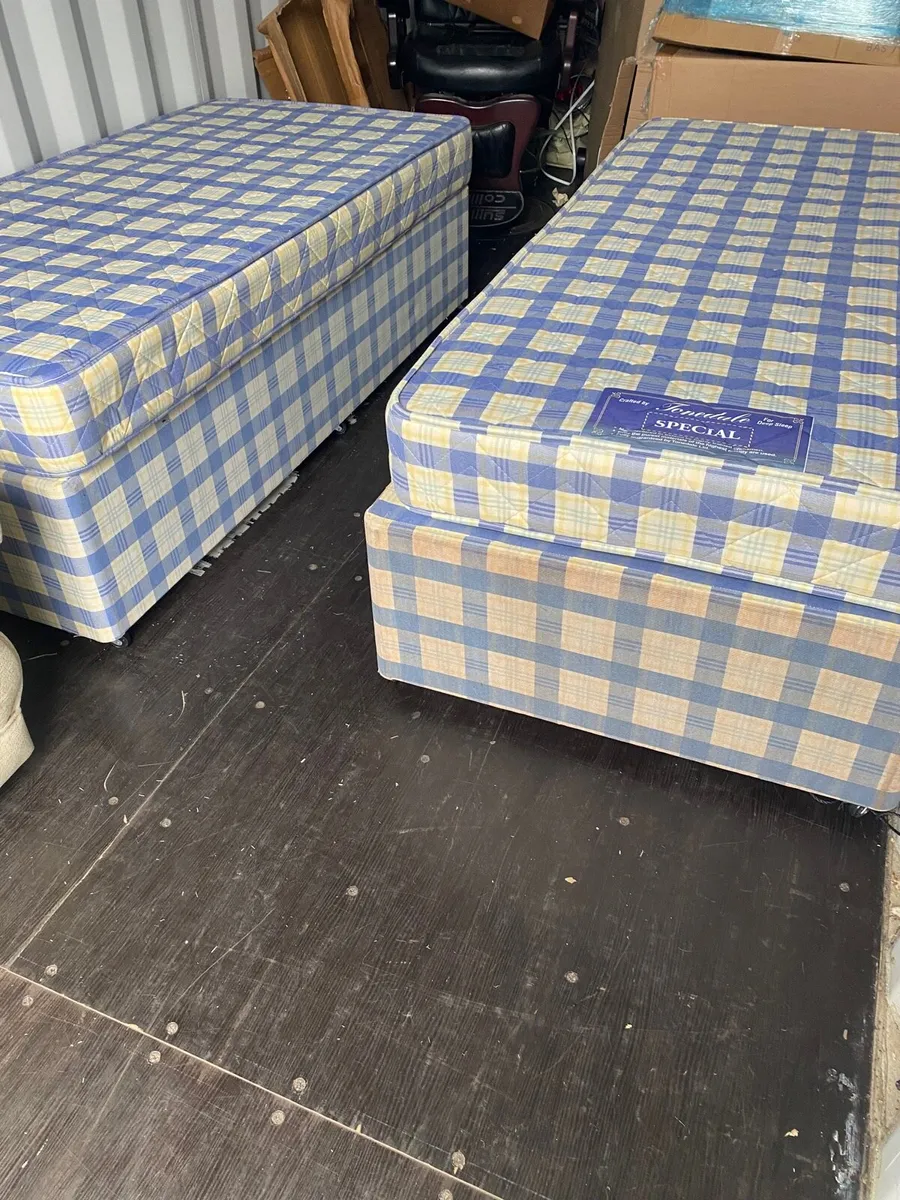 Two single mattresses and base - Image 1