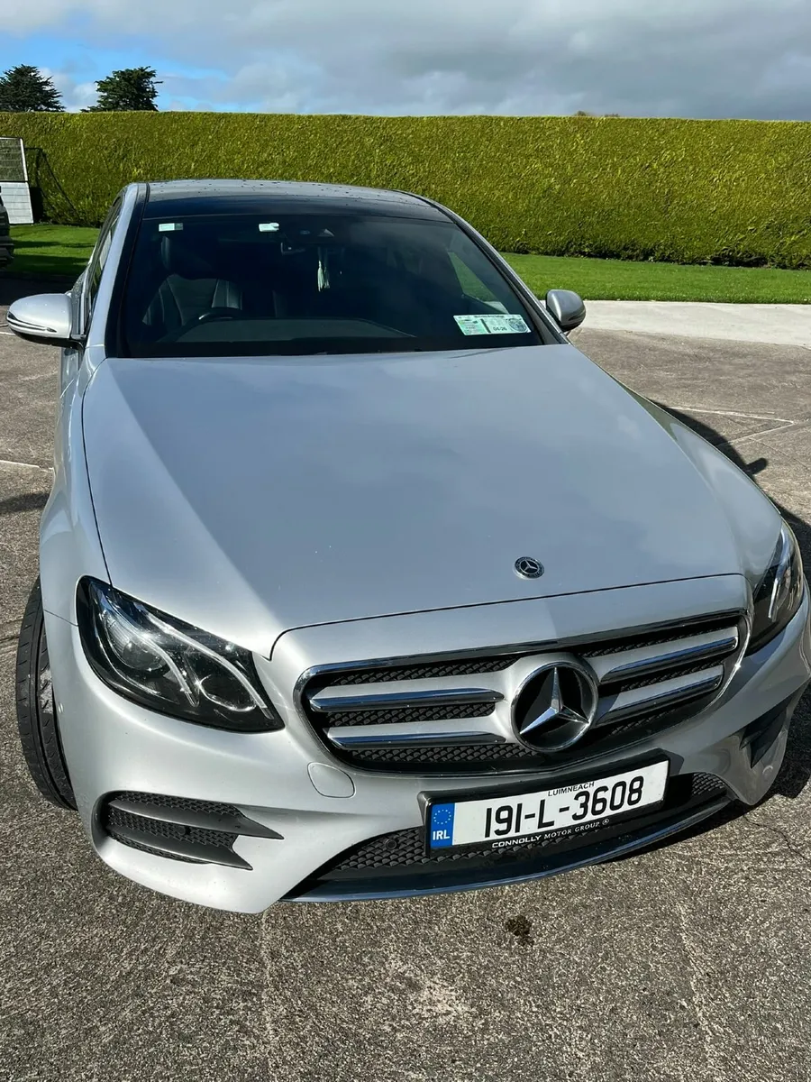 Mercedes-Benz E-Class 2019 Premium Panoramic Roof - Image 4