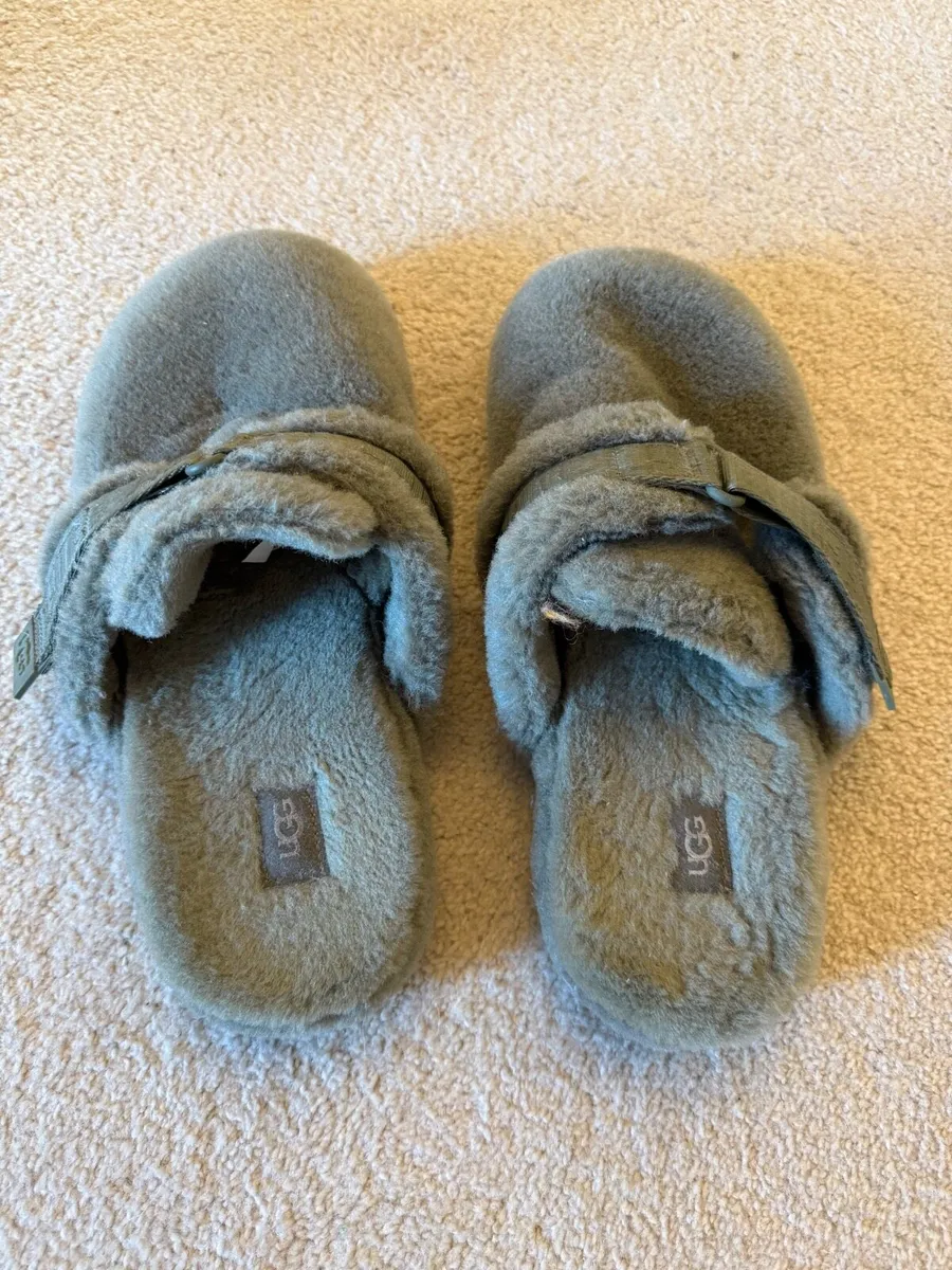 Ugg Slippers Uk 8 / Eu 42 - perfect - Image 2