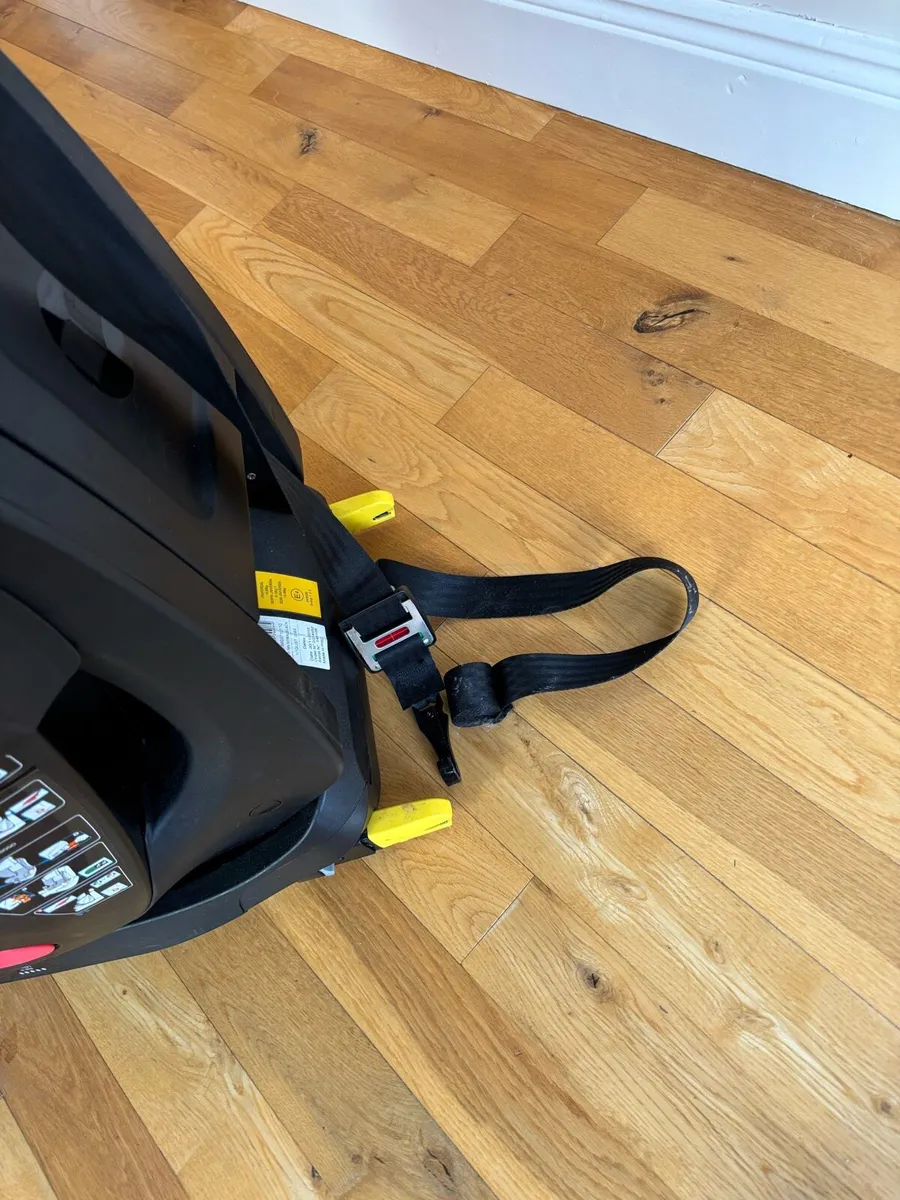 Maxi Cosi car seat - Image 3