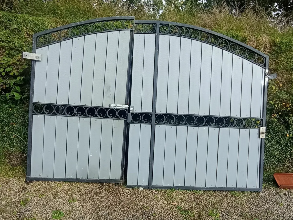 Entrance Gates - Image 4