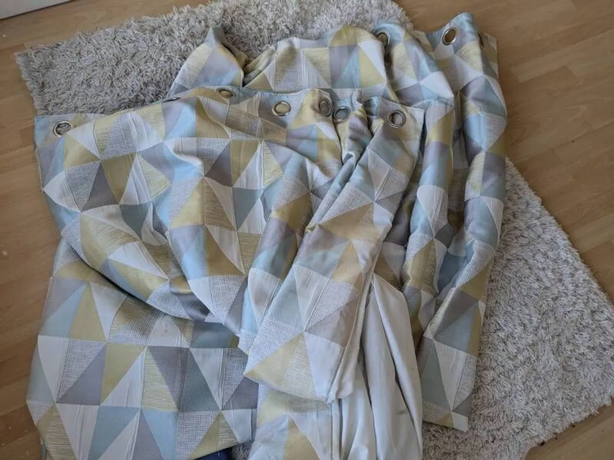 curtains - Image 2