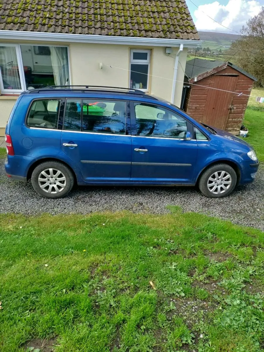 Volkswagen touran - Image 1