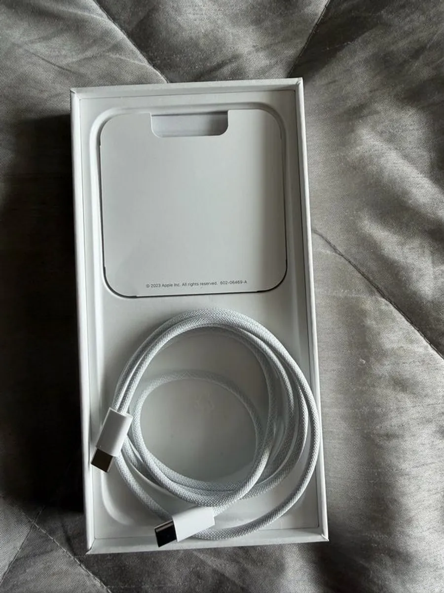 iPhone 15 Pro Max 256GB - Image 4
