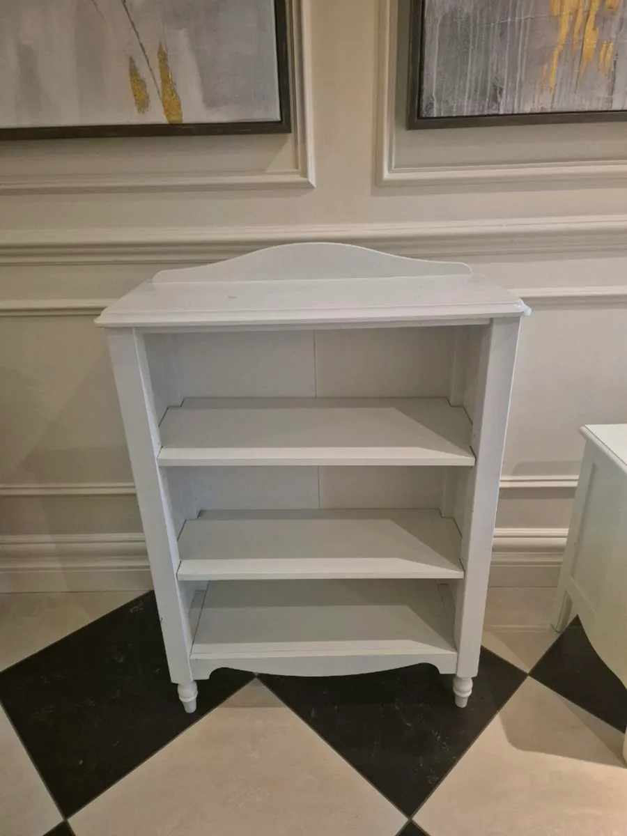 Bookshelf - Image 1