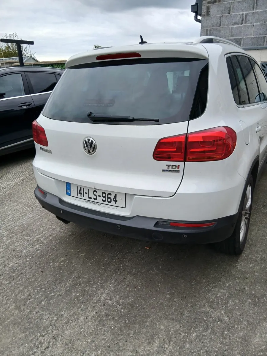 Volkswagen Tiguan 2014 - Image 2
