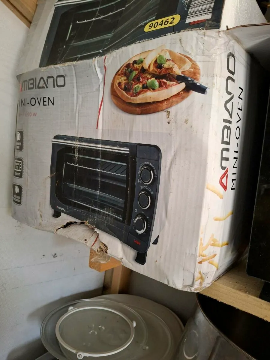 Small portable oven - Image 1