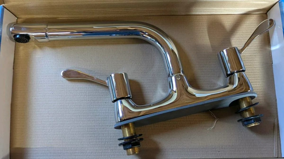 Dual Flow Deck Sink Mixer - Image 2